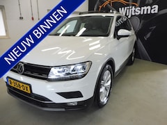 Volkswagen Tiguan - 1.5 TSI ACT Highline Trekgewicht 1800kg Trekhaak | Pano | Lederen bekl. | Memorystoel | o.