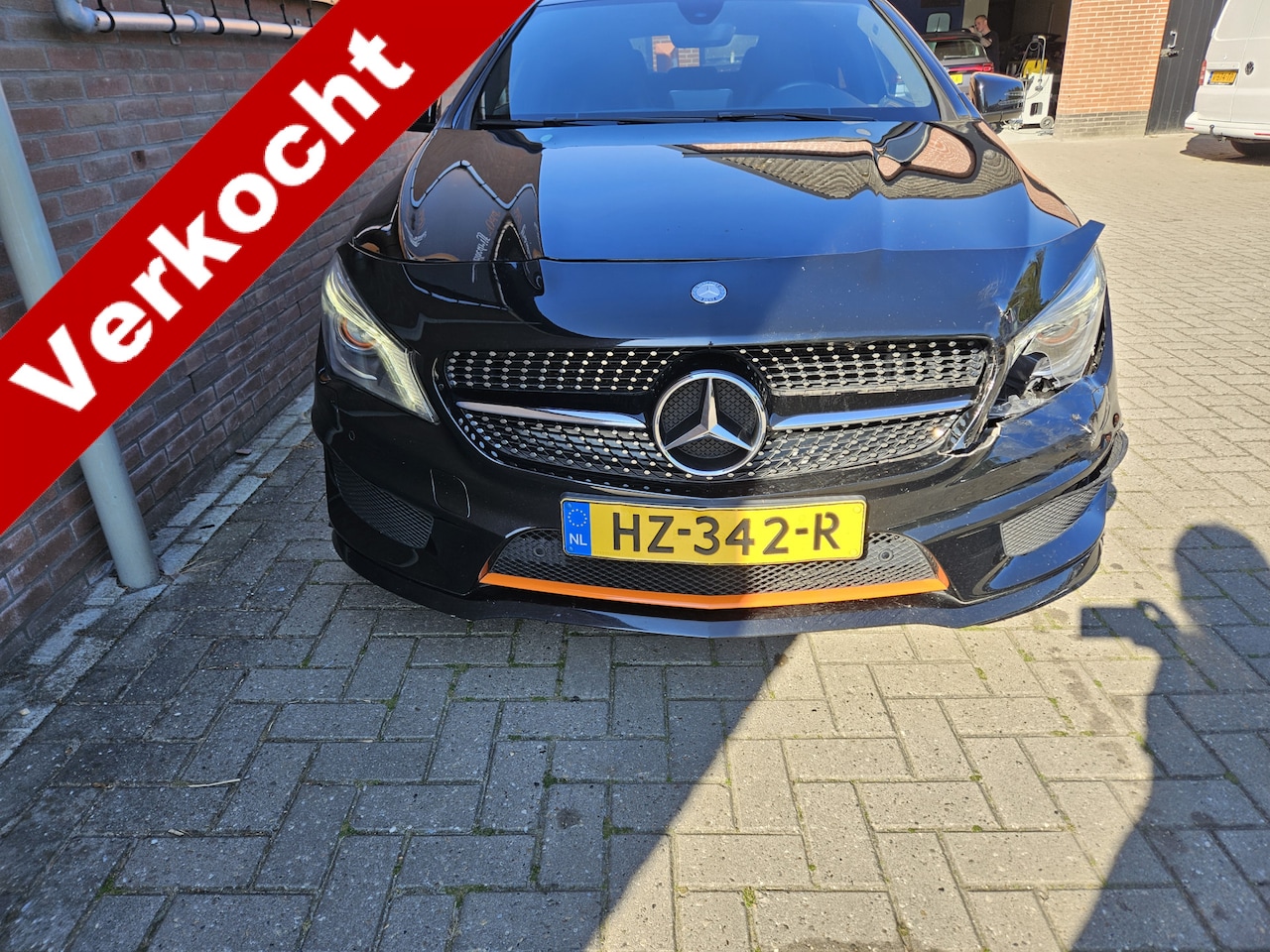 Mercedes-Benz CLA-Klasse - 180 OrangeArt Edition 180 OrangeArt Edition (voorschade) - AutoWereld.nl