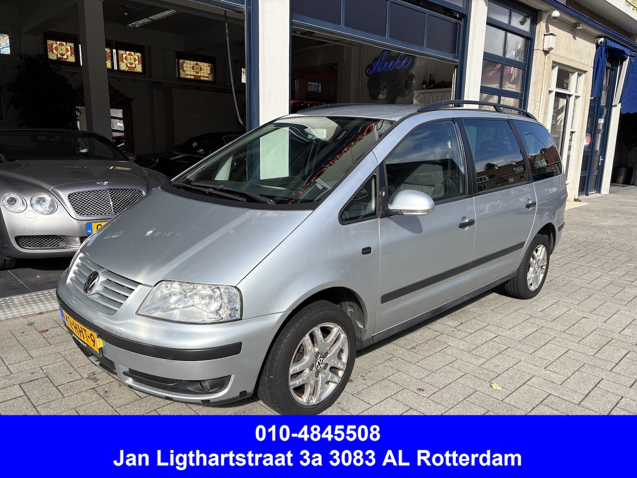 Volkswagen Sharan - 2.0 Trendline 7-PERSOONS/AIRCO/CRUISE - AutoWereld.nl