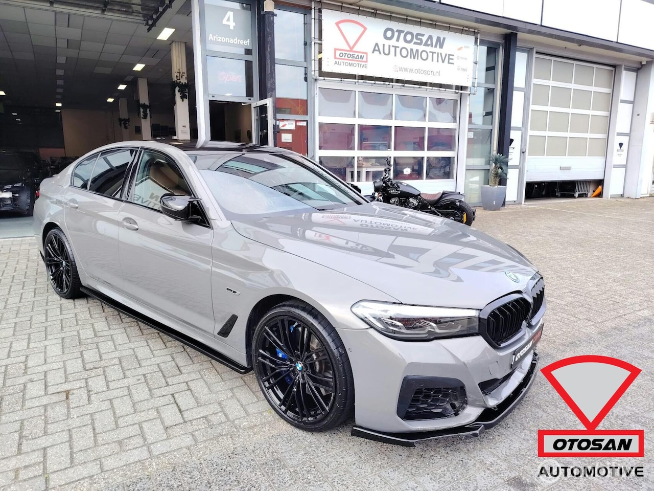 BMW 5-serie - 545e xDrive M Performance Nardo 360 cam. 70.000 - AutoWereld.nl