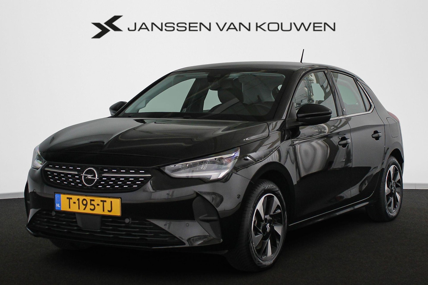 Opel Corsa-e - Level 3 50 kWh Stuur-Stoelverwarming Camera Keyless Apple CarPlay - AutoWereld.nl