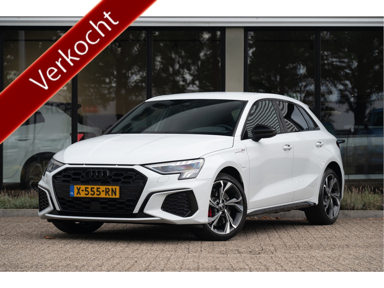 Audi A3 Sportback - 45 TFSI e S edition Competition | 245pk | ACC | 18" | Elek. Achterklep | Camera | - AutoWereld.nl