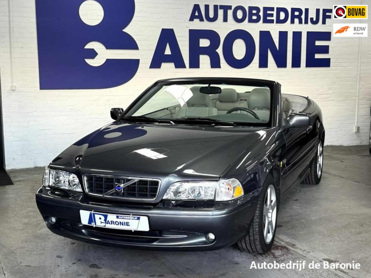 Volvo C70 Convertible - 2.0 T Prestige unieke km stand - AutoWereld.nl