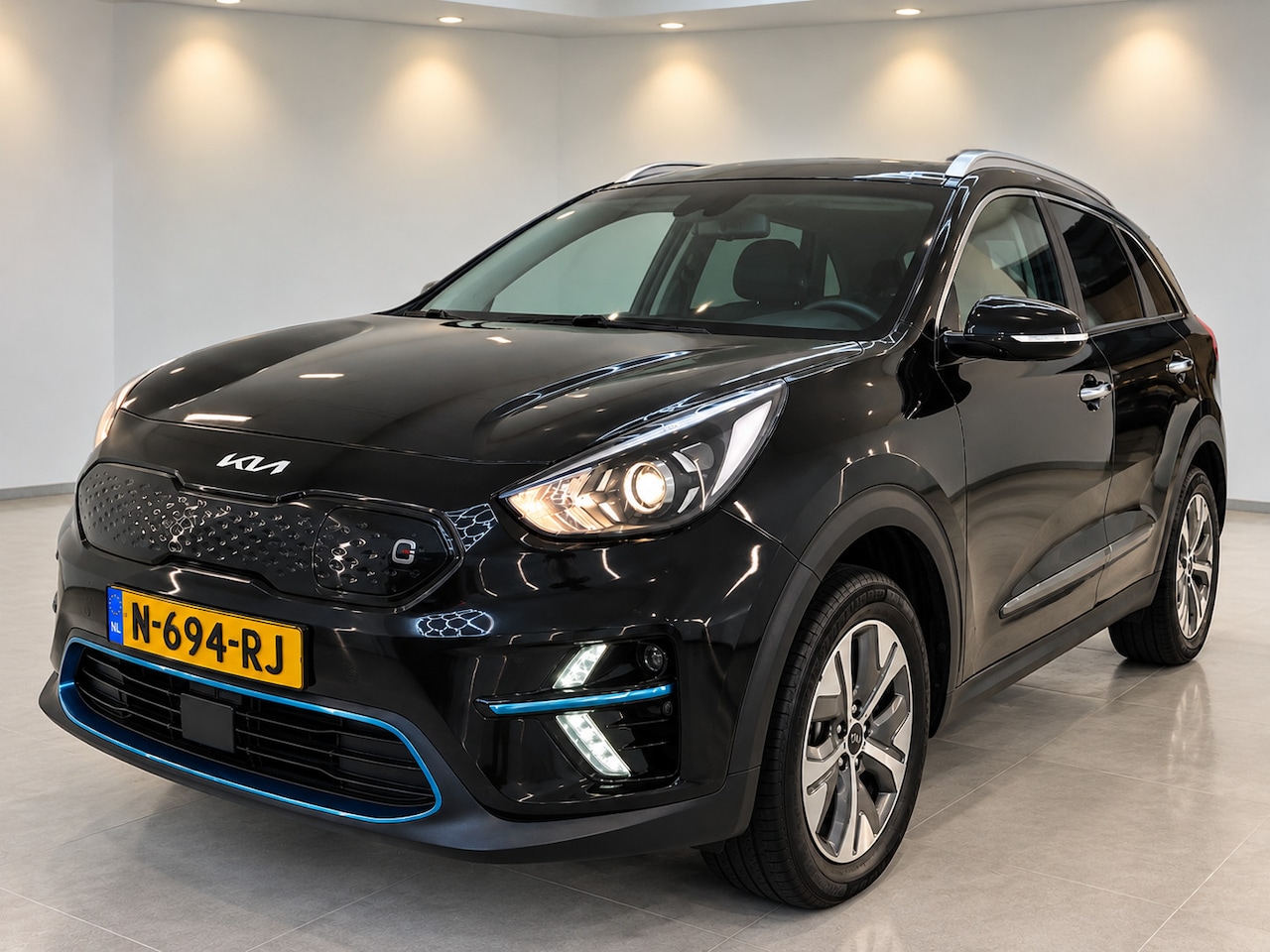 Kia e-Niro - Edition 64 kWh|1e Eigenaar|Soh 100%|62.805km|Dealer Onderhouden - AutoWereld.nl