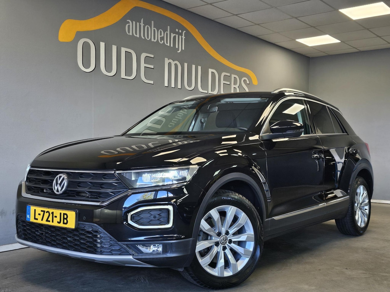 Volkswagen T-Roc - 2.0 TSI 190PK 4Motion Sport | Trekhaak | Camera | Stoelverwarming | Digidash | Led | - AutoWereld.nl