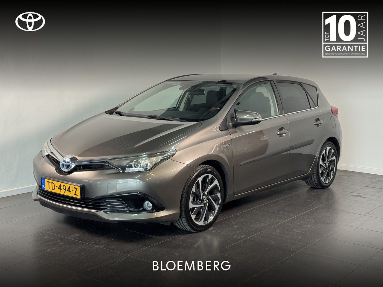 Toyota Auris - 1.8 Hybrid Dynamic | Panoramadak | Trekhaak | Navigatie | - AutoWereld.nl