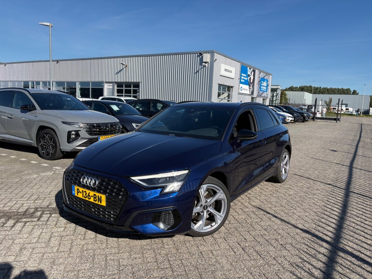 Audi A3 Sportback - 40 TFSI e Edition l S-Line l Leder/Alcantara Int. l Stoelverwarming l Afn. Trekhaak l Park - AutoWereld.nl