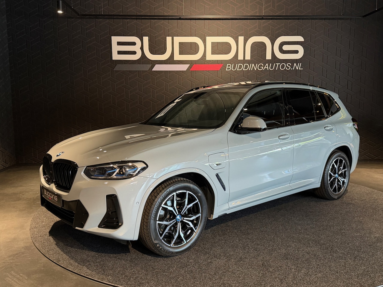 BMW X3 - xDrive30e High Exe | M-sport | Pano | Head-up | 360 Camera - AutoWereld.nl