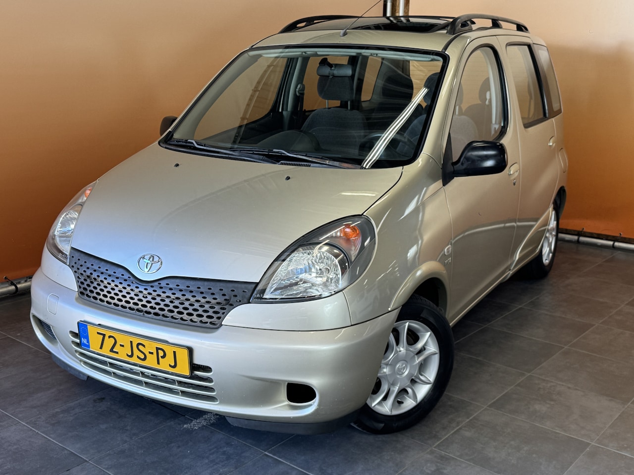 Toyota Yaris Verso - 1.5-16V VVT-i Sol apk 9/27 2e eig | dealer onderhouden | schuifdak | trekhaak - AutoWereld.nl