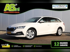Skoda Octavia Combi - 1.0 e-TSI Business Edition 110PK Automaat Trekhaak Navigatie Climate Cruise Control LMV El