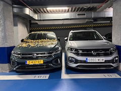 Volkswagen T-Roc - 1.5 TSI R-Line Business T-Roc 1.5 TSI DSG R-Line Black Style | Panoramadak | 19" Misano | Groen | Sport Package