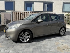 Peugeot 208 - 1.4 VTi Allure |cruise control| navigatie| onder