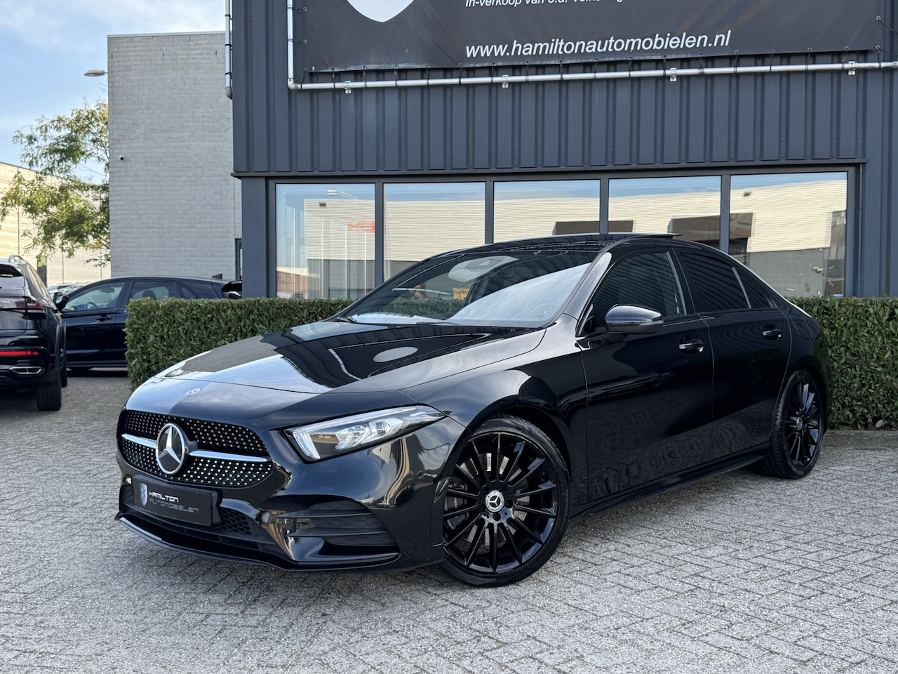 Mercedes-Benz A-klasse - A 250 AMG Limousine 225pk Aut. Premium Plus Night pakket Panoramadak 19" AMG!! - AutoWereld.nl