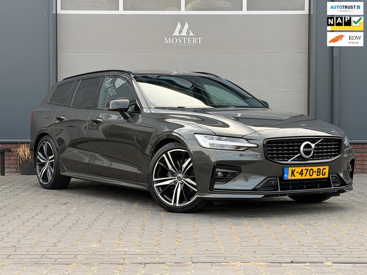 Volvo V60 - 2.0 B3 R-Design|2020|NAP|Camera|Navi|Stoel en stuurverw.|Elektr koffer|Lipkit|19" LMV - AutoWereld.nl