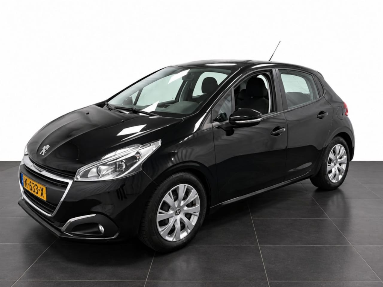 Peugeot 208 - Blue Lion 5Drs 82pk Airco | Navi+Carplay | Bluetooth - AutoWereld.nl
