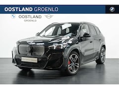 BMW iX1 - eDrive20 M Sport / Panoramadak / Achteruitrijcamera / Sportstoelen / M Adaptief onderstel