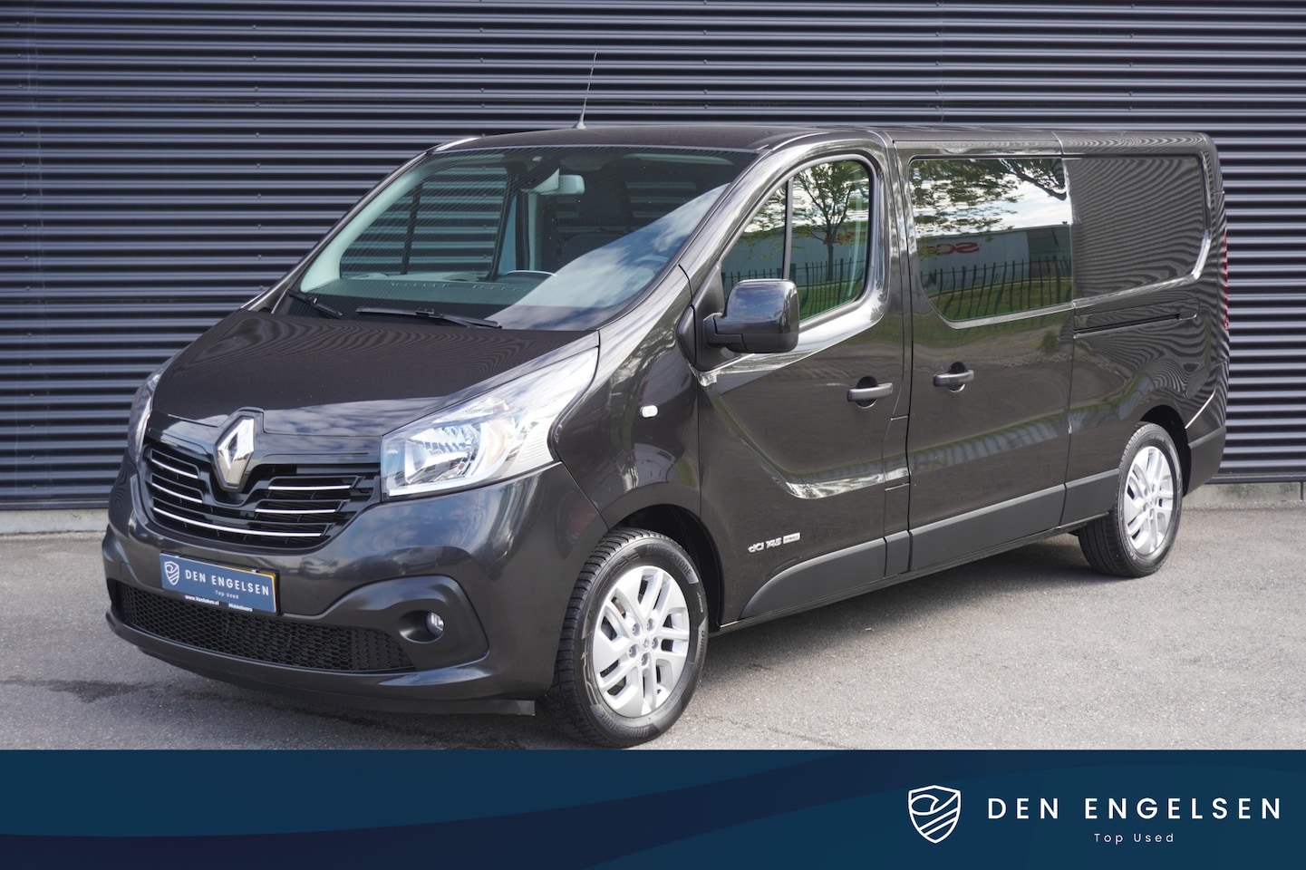Renault Trafic - 146pk L2H1 Dubbele cabine 5-zit 2x Schuifdeur Camera Parkeersensoren Navigatie Trekhaa - AutoWereld.nl