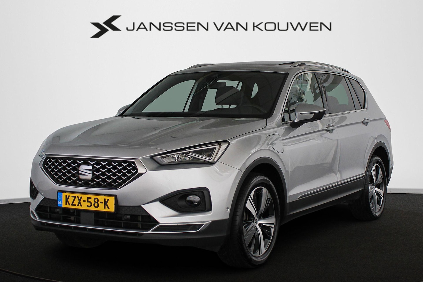 SEAT Tarraco - 1.4 TSI e-Hybrid PHEV Xperience Pano Trekhaak Leder Stoelverwarming Keyless - AutoWereld.nl
