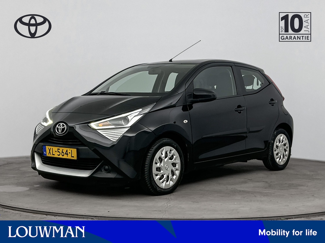 Toyota Aygo - 1.0 VVT-i x-play | Dealer onderhouden | Bluetooth | Achteruitrijcamera | Elektrische ramen - AutoWereld.nl