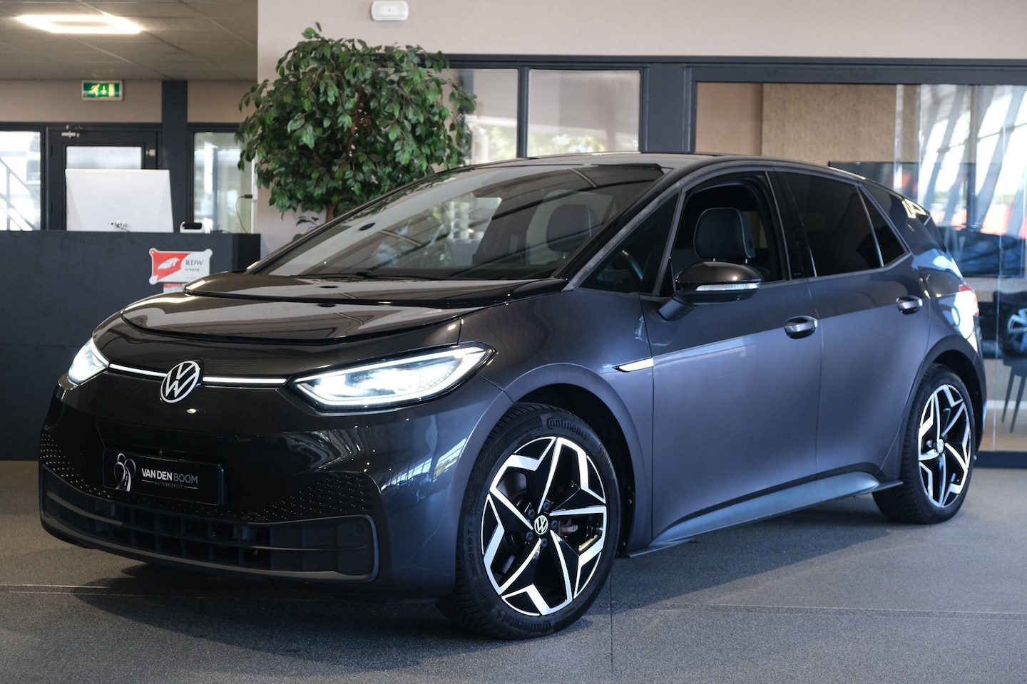 Volkswagen ID.3 - Pro S 77 kWh 90% SOH Led Navi 360 camera HUD - AutoWereld.nl