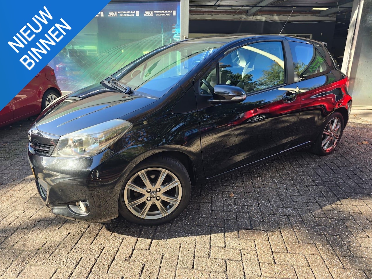 Toyota Yaris - 1.3 VVT-i Dynamic | AUTOMAAT | 3/6 OF 12MND GARANTIE | 72.721 KM | PANO | CAMERA | NAVI | - AutoWereld.nl