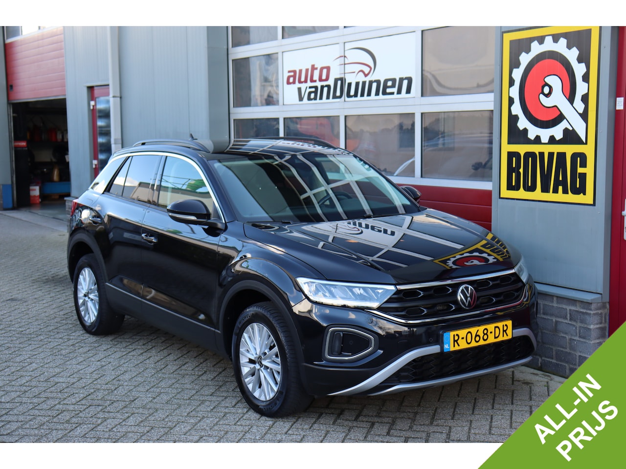 Volkswagen T-Roc - 1.5 TSI Life Business O.a: Afn. Trekhaak, Camera, PDC, ACC, Clima, Etc. All-in prijs! - AutoWereld.nl