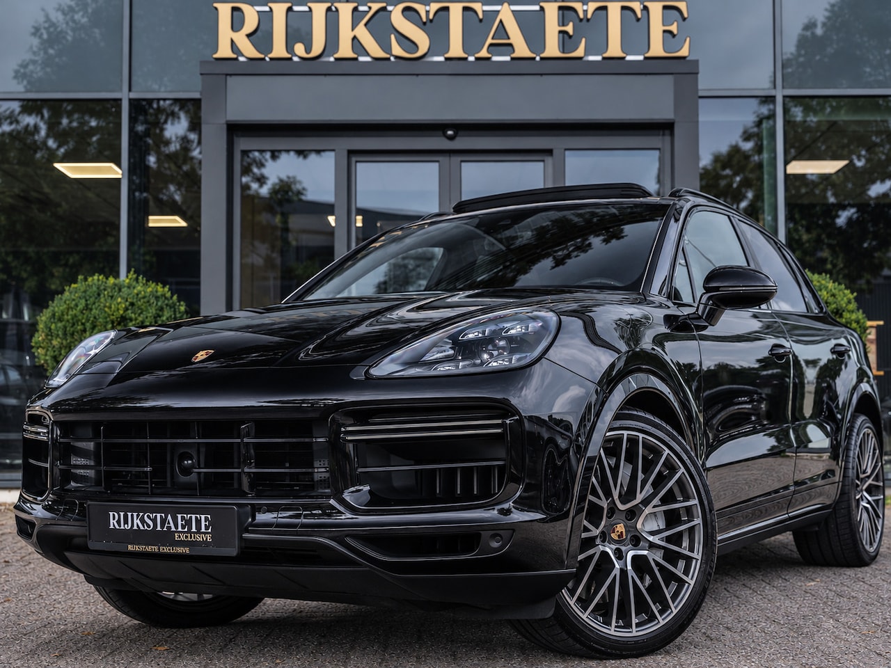 Porsche Cayenne - 4.0 Turbo|PANO|CHRONO|BOSE|APP|22''|CAM|HOUT - AutoWereld.nl