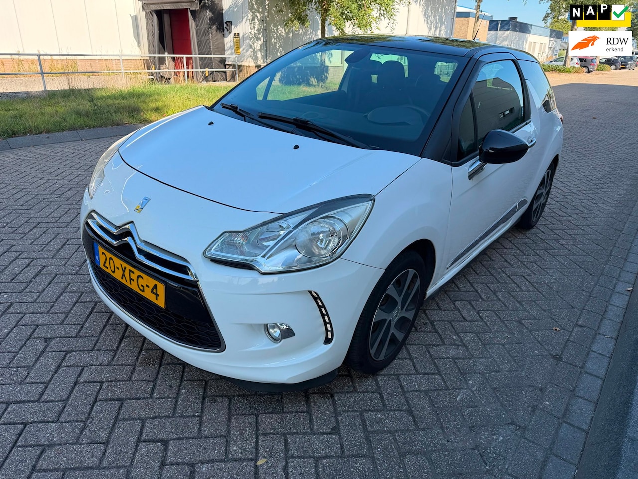 Citroën DS3 - 1.6 e-HDi So Chic 1.6 e-HDi So Chic airco - AutoWereld.nl