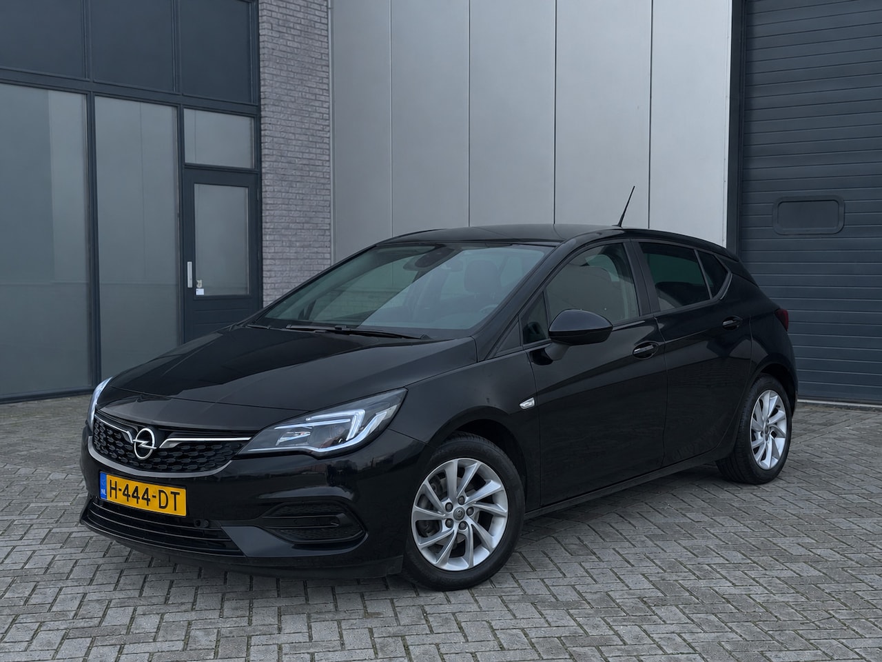 Opel Astra - 1.2 Business Edition 2020 CarPlay/Cruise/Climate - AutoWereld.nl