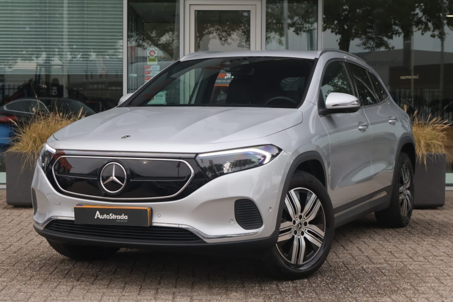 Mercedes-Benz EQA - 250+ 190pk Luxury Line SoH 94% | Keyless | Navi | Carplay | 360 Camera | LED | Sfeer - AutoWereld.nl