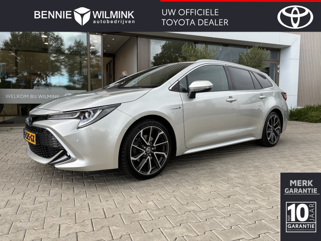 Toyota Corolla Touring Sports - 2.0 Hybride Executive | JBL | Headup | Trekhaak - AutoWereld.nl