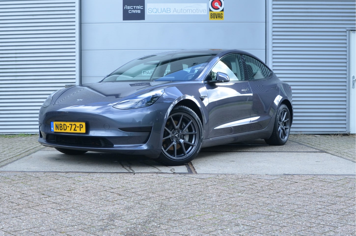 Tesla Model 3 - Standard RWD Plus 60 kWh AutoPilot, 18" winterbanden, LFP accu - AutoWereld.nl