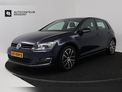 Volkswagen Golf - 1.2 TSI Business Edition Connected (CAMERA, STOELVERWARMING, CARPLAY NAVIGATIE)