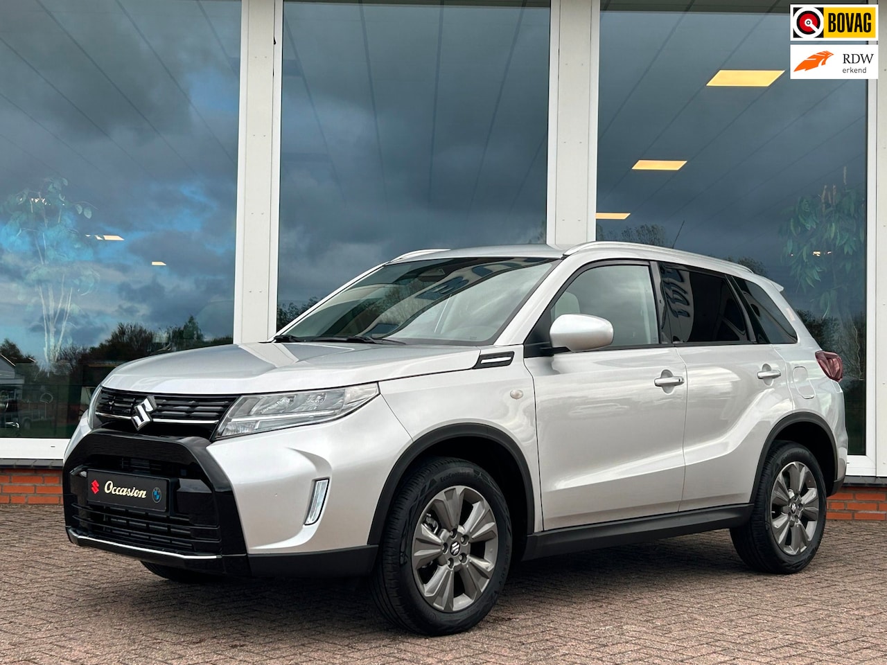 Suzuki Vitara - 1.4 Boosterjet Smart Hybrid Select AUT. - Navi - Camera - PDC - Carplay - Nieuwstaat - AutoWereld.nl