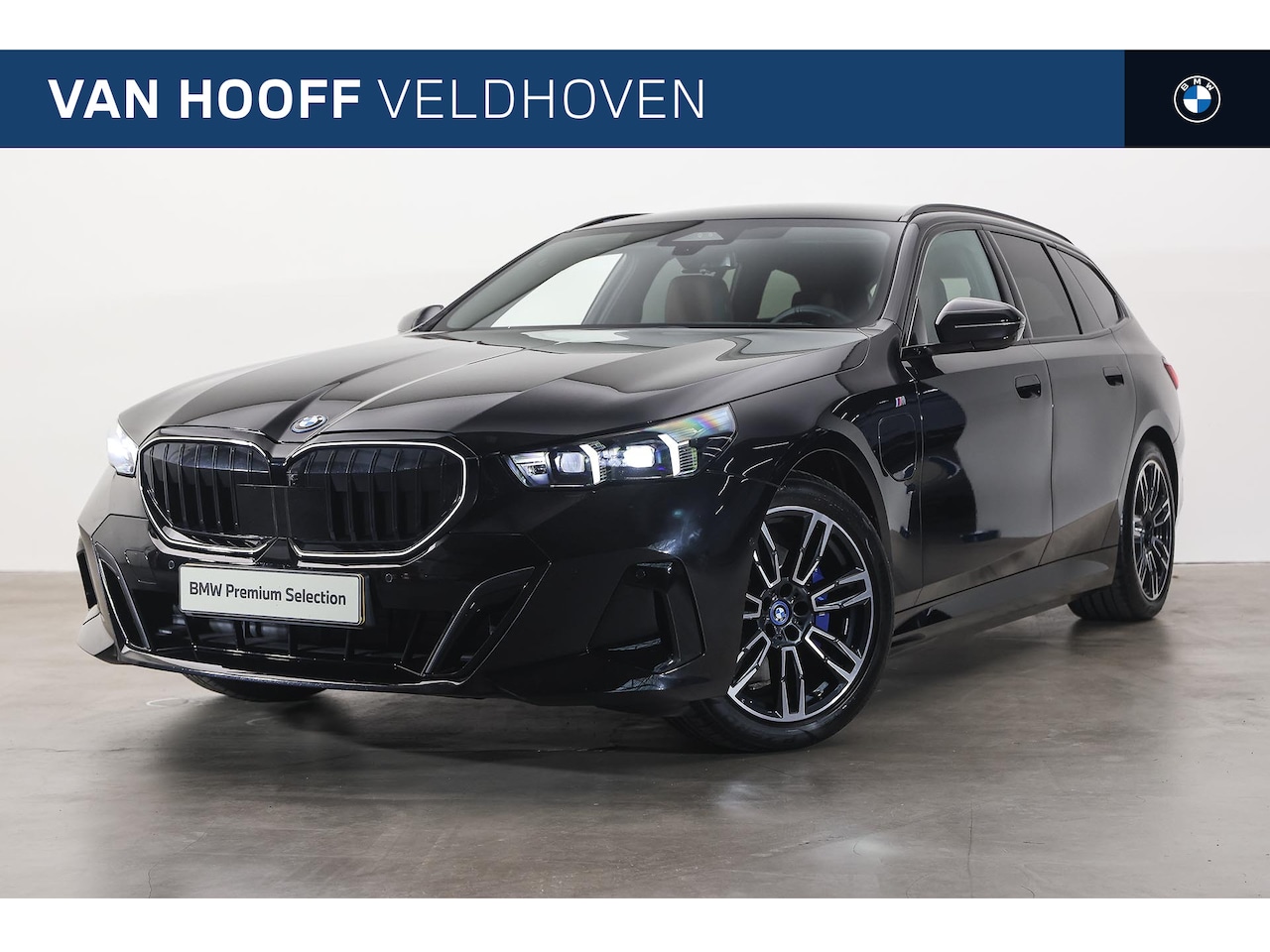 BMW 5-serie Touring - 530e M Sport Automaat / Trekhaak / Bowers & Wilkins / Adaptieve LED / Parking Assistant Pl - AutoWereld.nl