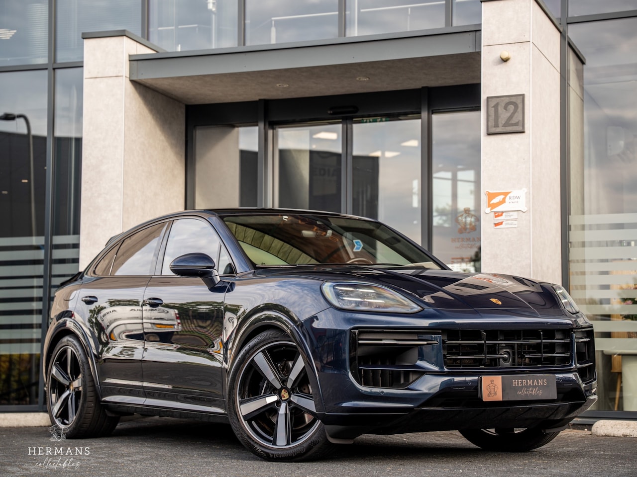 Porsche Cayenne Coupé - 3.0 E-Hybrid / Passenger / Burmester / Sport-Chrono / Sport-Design / 18-Way / PASM / PDLS+ - AutoWereld.nl