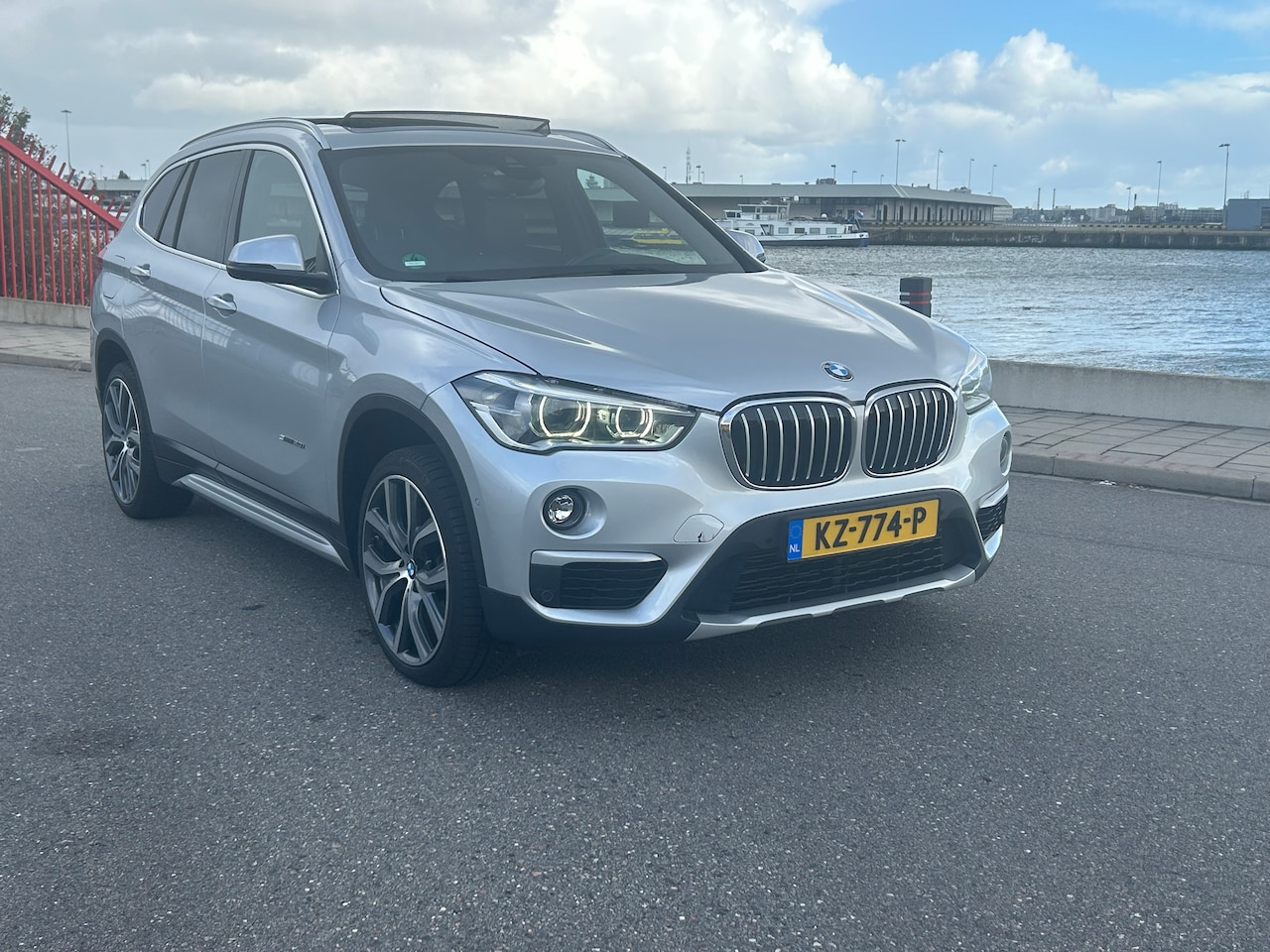 BMW X1 - 2.0i sDrive Centennial High Executive PANO LEDER LED NAVI PDC ECC - AutoWereld.nl