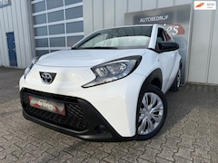 Toyota Aygo X - 1.0 VVT-i MT Play AIRCO / ADAPT.CRUISE / CARPLAY / CAMERA / LED /