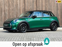 MINI 5-Deurs - 1.5 Cooper Classic / Led / Half leder / Camera / Apple Carplay /