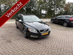 Volvo V70 - 2.0T R-Edition AUTOMAAT TREKHAAK LEER STOELVERWARMING
