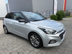 Hyundai i20 - 1.0 T-GDI i-Drive|Airco|Stoelverw|Stuurverw|Line assist