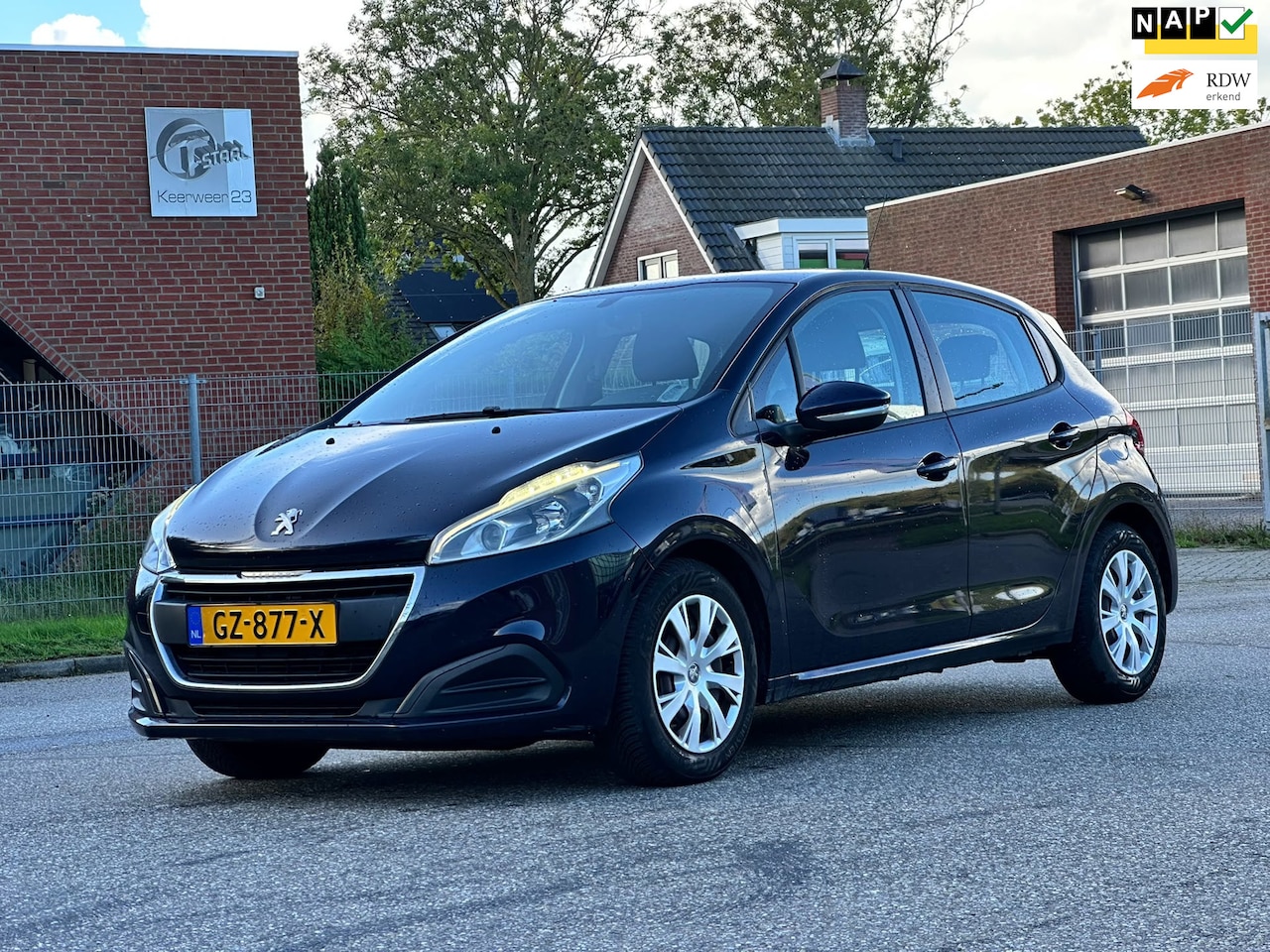 Peugeot 208 - 1.2 PureTech Active 5DR*Navigatie*Cruise*Dealer onderhouden*Airco*NAP*Parkeersensoren* - AutoWereld.nl
