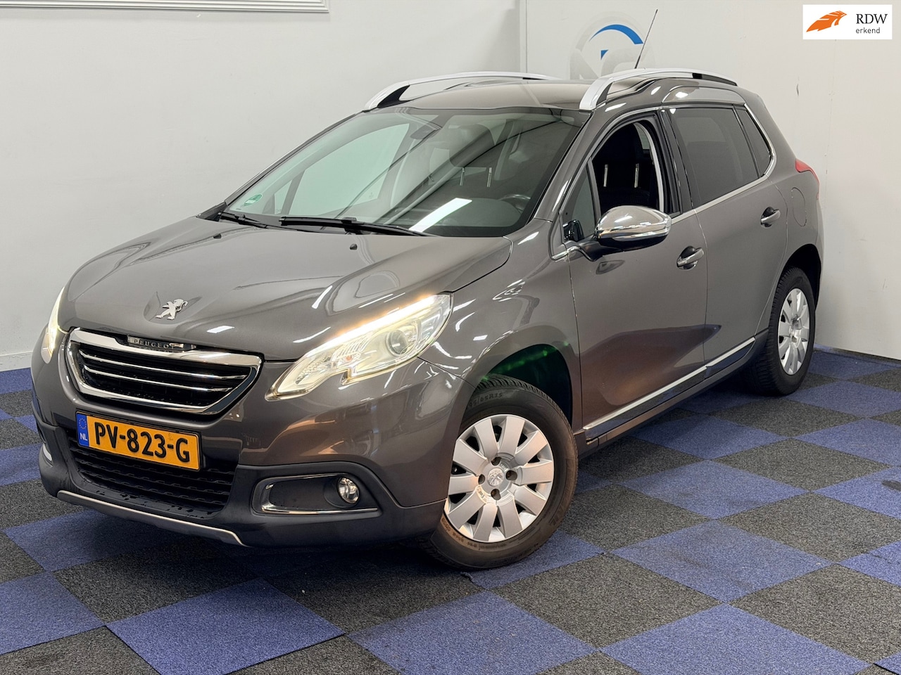 Peugeot 2008 - 1.2 VTi Allure / DISTRIBUTIE RECENT VV / NETTE AUTO / DEALER ONDERHOUDEN - AutoWereld.nl