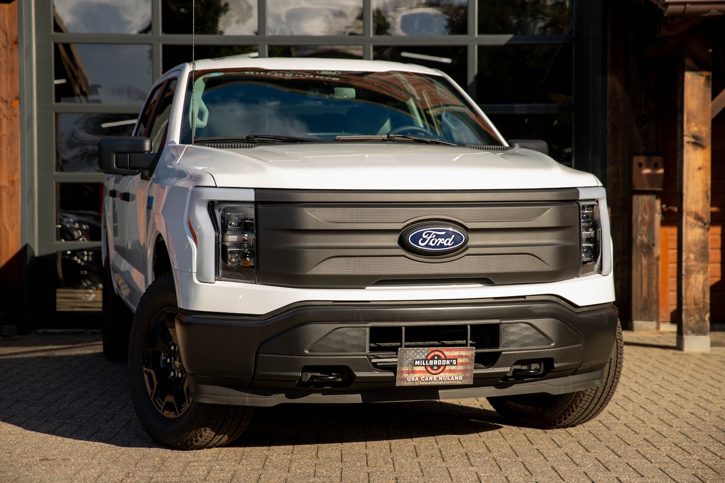 Ford F150 Lightning - Ford F-150 Pro 4x4 SuperCrew - AutoWereld.nl