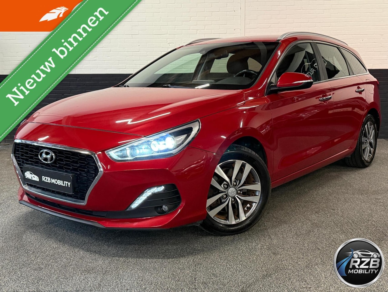 Hyundai i30 Wagon - 1.0 T-GDI Premium | Parkeersensoren | Camera | Stoel en stuurverwarming | Dodehoekdetectie - AutoWereld.nl