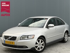 Volvo S40 - BWJ 2009 | 1.6D 109PK DRIVe Kinetic | NAVI | CLIMA | LICHTMETAAL | LEDER/STOF | CRUISE |