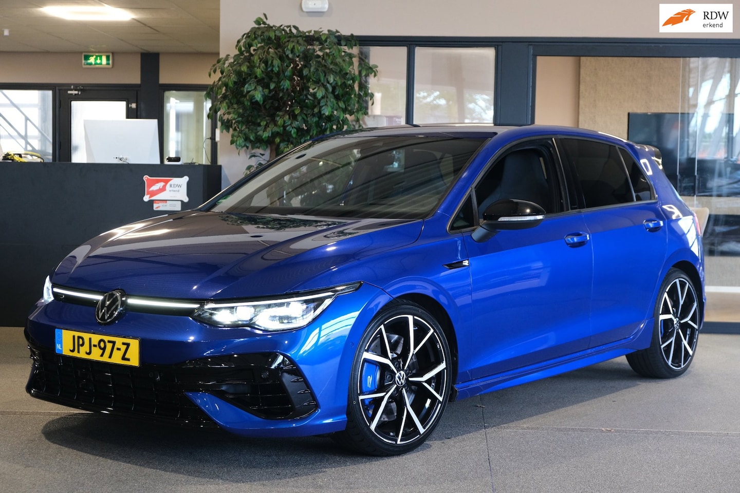 Volkswagen Golf - 8 2.0 TSI R 4Motion PERFORMANCE Akra Led Cam Hud Acc - AutoWereld.nl