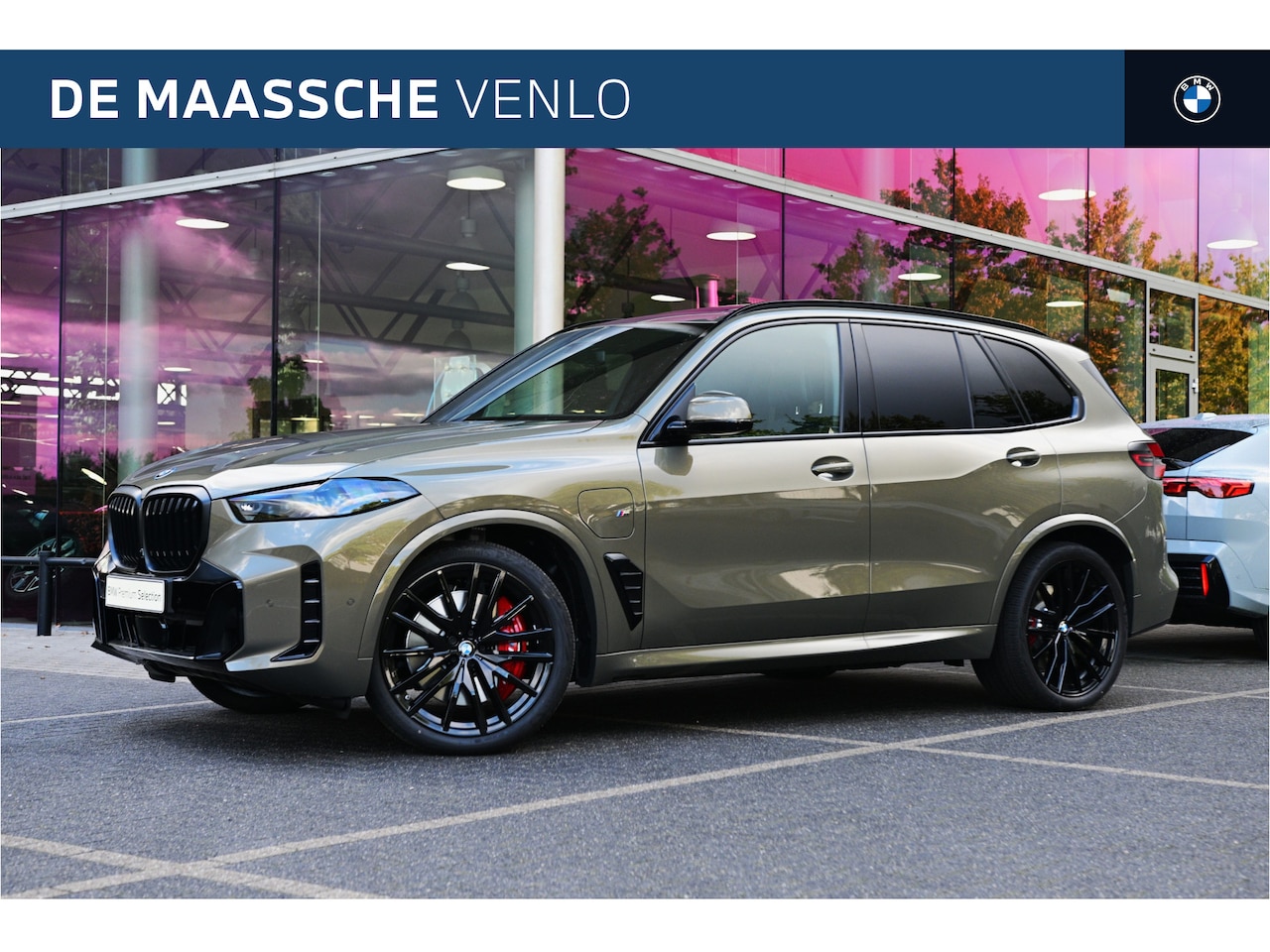 BMW X5 - xDrive50e M Sport Automaat / Panoramadak Sky Lounge / Trekhaak / Bowers & Wilkins / Comfor - AutoWereld.nl