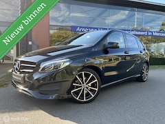Mercedes-Benz B-klasse - 180 Business Solution AMG Upgrade Edition Panoramadak, Trekhaak, Sfeerverlichting