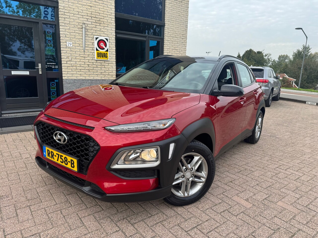 Hyundai Kona - 1.0T Comfort- trekhaak- navi- camera - AutoWereld.nl